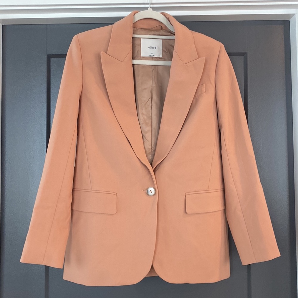 Aritzia Flores Wilfred blazer XS fits oversized - Picture 7 of 10